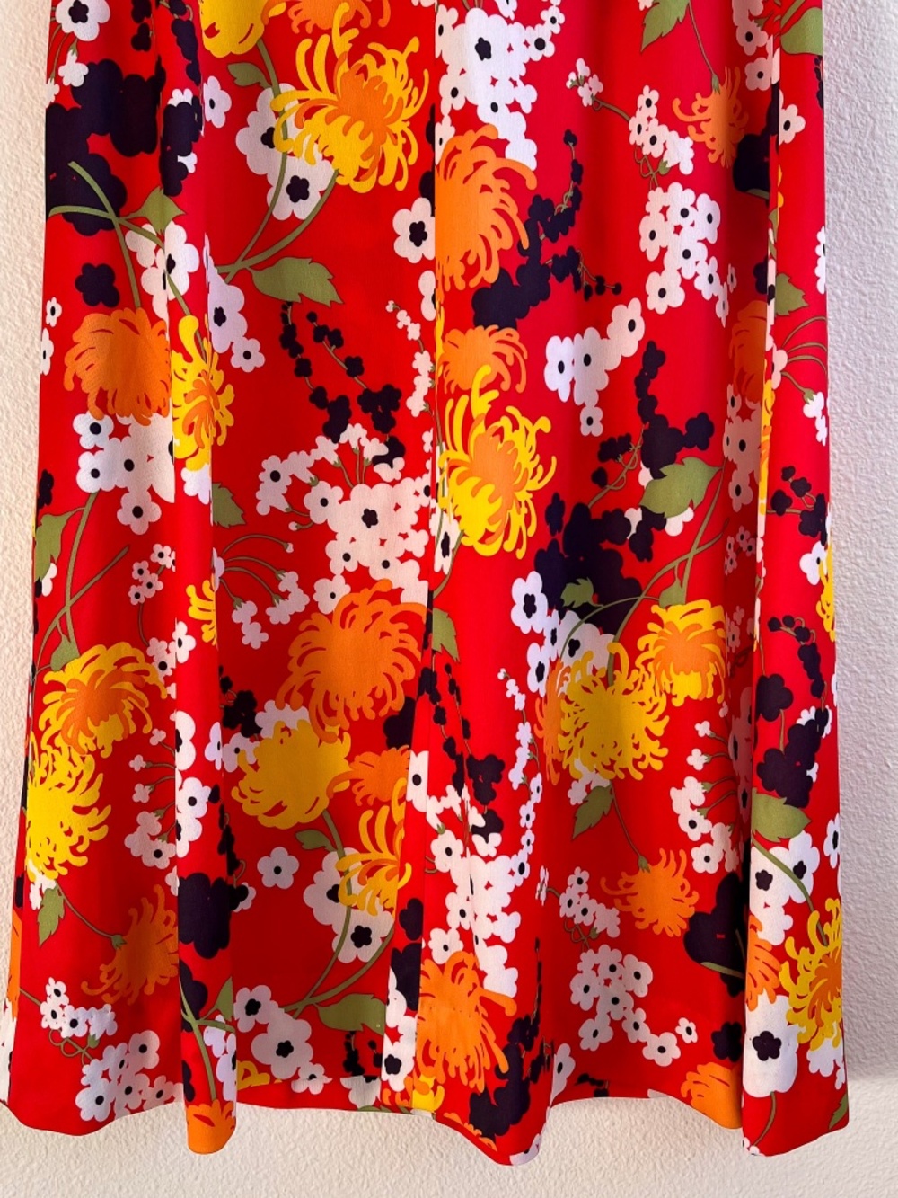 Vibrant Vintage 1960s Red Floral Midi Dress (L) - Picture 11 of 12